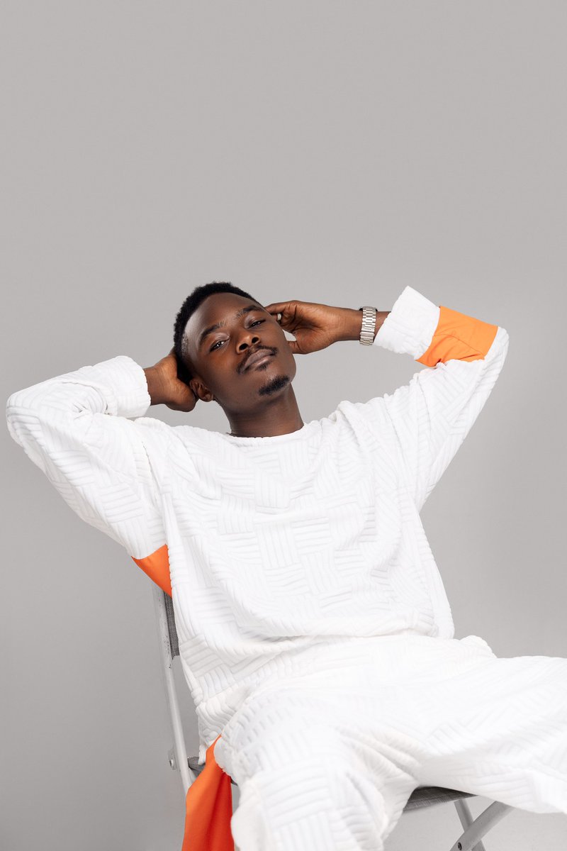 BeckieRebecca2's tweet photo. Happy new month our king of good music @Ray_G_official
More wins ,more blessings ,more God's favour
#Manvuuli
#MerakitheEp
#AwesomeEntertainment https://t.co/5zimbO36y1