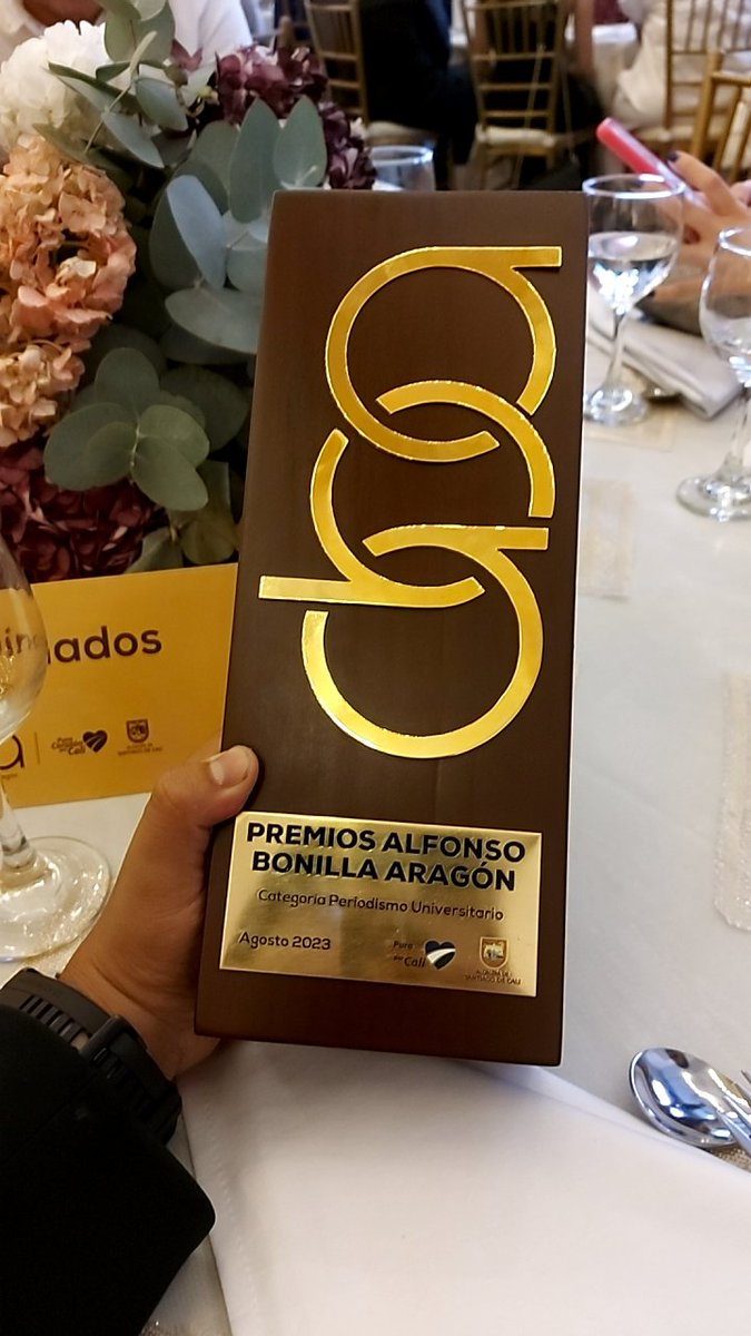 MarioxBaos's tweet photo. Gracias por creer en este equipo entusiasta con sed infinita. 

 No obstante, el premio es para quienes nos prestan sus historias, en este caso, a doña Yunari Ordóñez: una historia de los 6.402 falsos positivos de este país.

https://t.co/gn4JsHGozz https://t.co/aExlf24Rdl