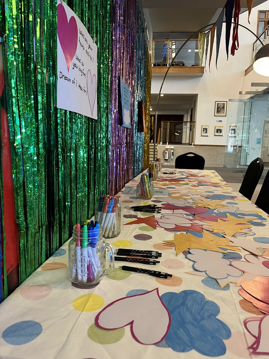 betterussell's tweet photo. Thanks to @DrunkenChorus @MayorofLondon for inviting me to be part of #libertyfestival- if you’re in Croydon this weekend - come help us imagine a brighter, better, more beautiful future #hope #howtobehopeful #hopeforthefuture https://t.co/3QJUnwemI5