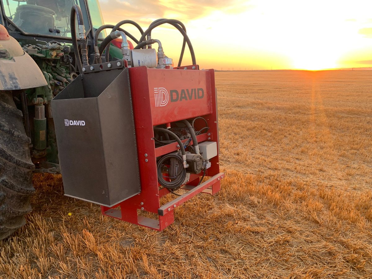 IDdavidslu's tweet photo. ¡Estamos en #Demotour! 
Hoy con nuestro distribuidor @Ittcevit en la finca La Choza, Albacete, donde se ha podido ver la podadora V-DUAL y el el remolque ECOFEED de ID David.

#weareiddavid #almendro #maquinariaagricola #innovacion #intercepas #poda #remolque #vdual #ecofeed https://t.co/KBFtZWe8GQ