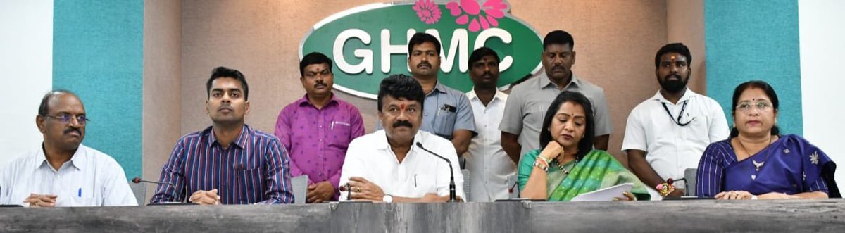 జీహెచ్‌ఎంసీ (GHMC) పరిధిలో ఒకే రోజు 11,700 డబుల్‌ బెడ్‌రూం ఇండ్లను పంపిణీ చేస్తున్నం. శనివారం ఉదయం 11 గంటలకు లబ్ధిదారులకు రెండు పడక గదుల ఇండ్ల పత్రాలను అందజేస్తాం. దీనికి సంబంధించి నగరంలోని తొమ్మదిచోట్ల లాటరీ ప్రాతిపదికన డబుల్‌ బెడ్రూం ఇండ్ల పంపిణీకి ఏర్పాట్లు పూర్తి చేయడం…