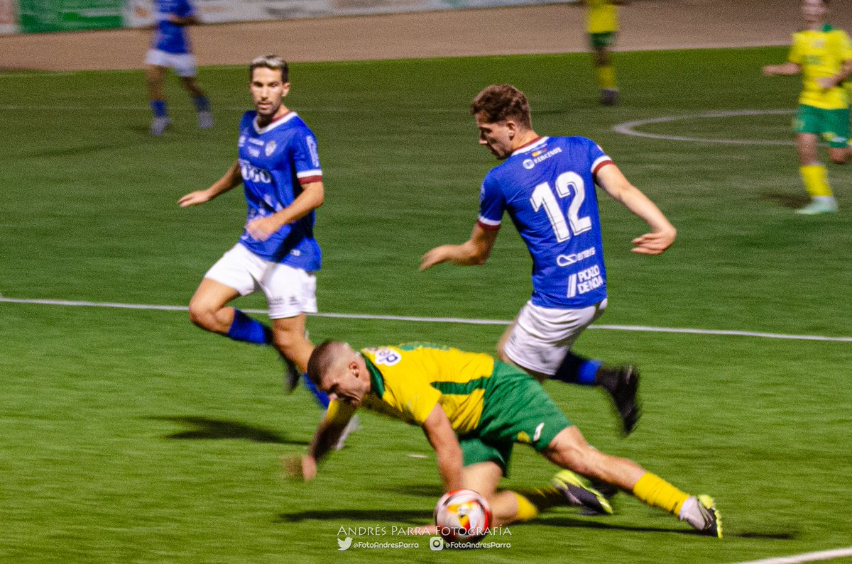 Dos amigos!
<a href="/Quiniito10/">Joaquin</a> y <a href="/Calero99Raul/">Calero</a> 
<a href="/AtlTomelloso/">Atlético Tomelloso 💛💚</a> <a href="/YugoUDS/">Yugo UD Socuéllamos</a>