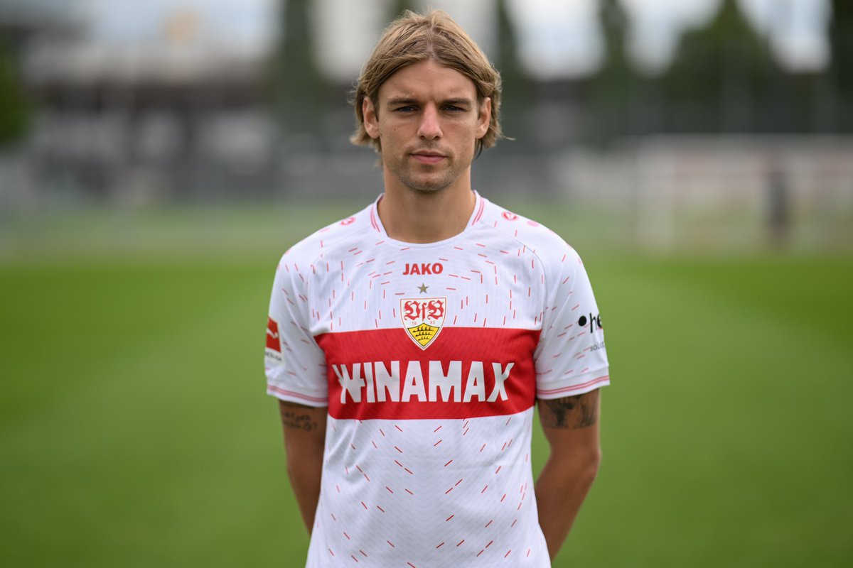 FabrizioRomano's tweet photo. EXCLUSIVE: Ajax are set to sign Borna Sosa, here we go! Surprising move for Croatian fullback already on his way to medical 🚨⚪️🔴 #DeadlineDay

Verbal agreement sealed between clubs as Borna signs later today. 🏄🏼‍♂️🇭🇷 https://t.co/v6B4xKAXhj