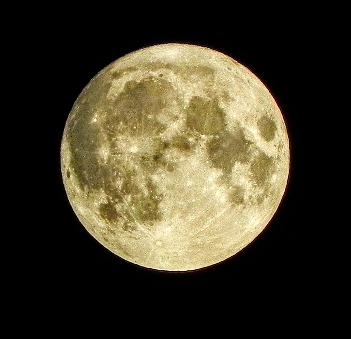 Andy Cradd ๐๐บ๐ฆ (@andycraddphotos) on Twitter photo My first ever photo of the moon this week! #SuperBlueMoon #supermoon #SuperLuna #BlueMoon #Blue_Moon #BlueMoon2023 #SURREY #astronomy #moon #nightphotography #nightsky #photographylovers #moonphotography <a href="/BBCNews/">BBC News (UK)</a> <a href="/itvnews/">ITV News</a> <a href="/DPhotographer/">Digital Photographer Magazine</a> <a href="/AP_Magazine/">Amateur Photographer</a> <a href="/TWmagazines/">TW Magazines</a> @NatGeoMag My first ever photo of the moon this week! #SuperBlueMoon #supermoon #SuperLuna #BlueMoon #Blue_Moon #BlueMoon2023 #SURREY #astronomy #moon #nightphotography #nightsky #photographylovers #moonphotography <a href="/BBCNews/">BBC News (UK)</a> <a href="/itvnews/">ITV News</a> <a href="/DPhotographer/">Digital Photographer Magazine</a> <a href="/AP_Magazine/">Amateur Photographer</a> <a href="/TWmagazines/">TW Magazines</a> @NatGeoMag