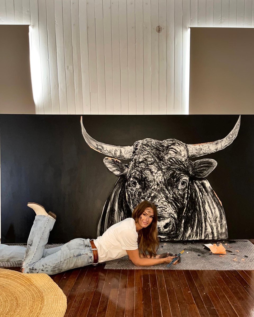 ShonaArtist's tweet photo. The latest 🖤           #bull  #australianart https://t.co/qkAOWYG0oR