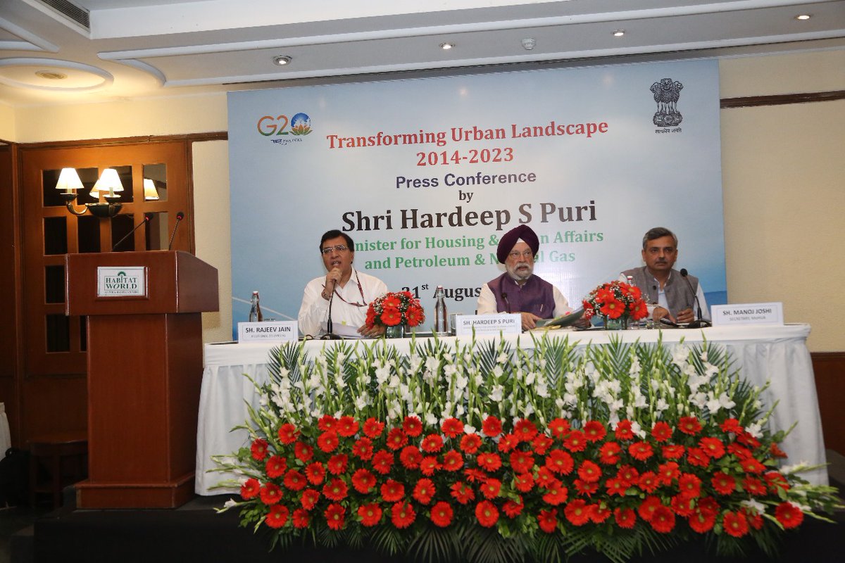 SwachhBharatGov's tweet image. Union Minister Hon’ble Sh @HardeepSpuri appreciated #SwachhBharatMission as it recorded  four times increase in the #WasteProcessing across the country in last 9 years. 
Meanwhile, he also underlined that 88.87% of wards in our country observe 100% Door-to-Door #WasteSegregation.