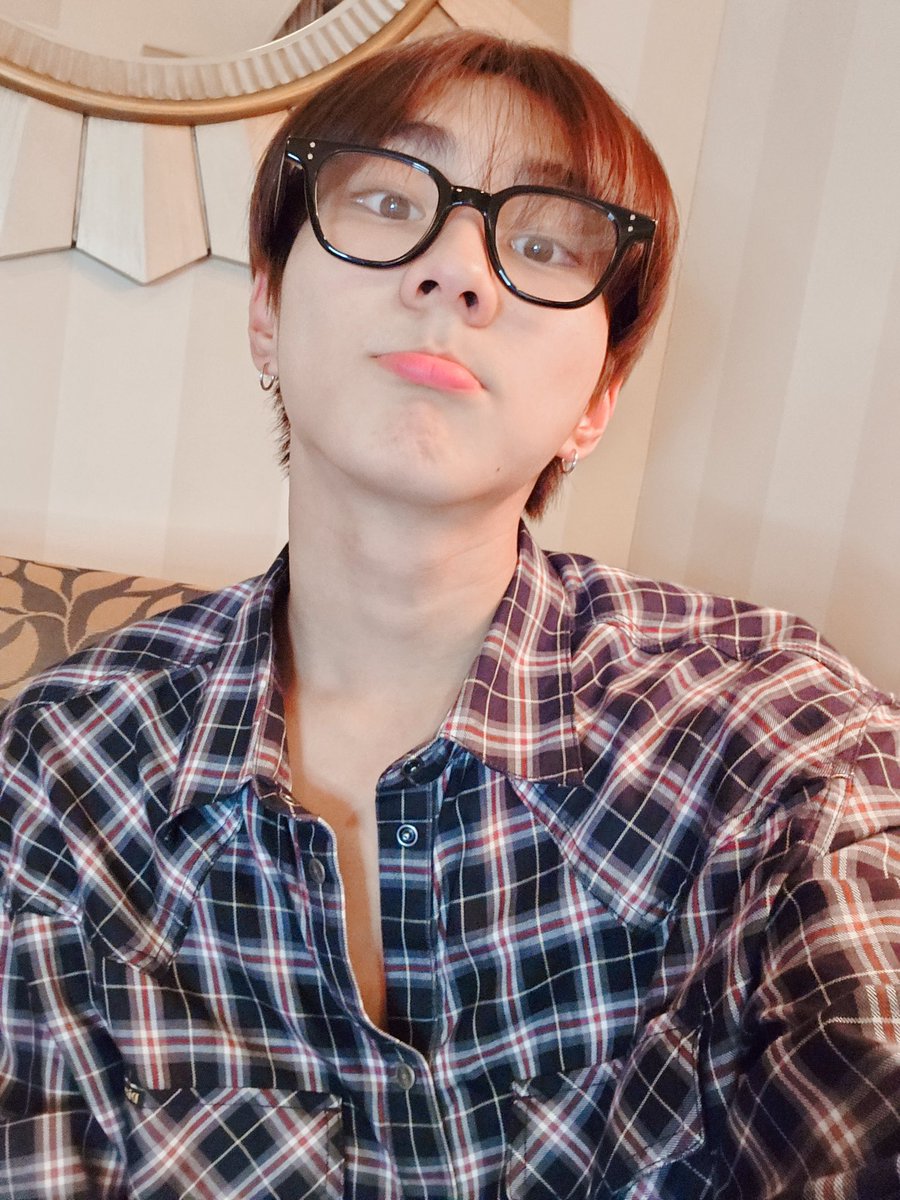 WVRS | 230901

#JUNGWON 🌟 wrote a post:

🔼⬇️👓

#정원 #ENHYPEN #엔하이픈 <a href="/ENHYPEN_members/">ENHYPEN</a> <a href="/ENHYPEN/">ENHYPEN OFFICIAL</a>