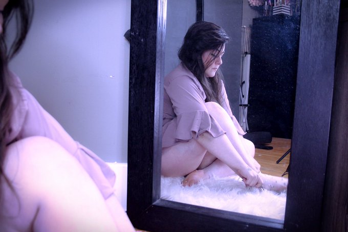 Today I posted the beginning of a series on my paid pages!  Thats Fancentro, Manyvids VIP, and Frisk