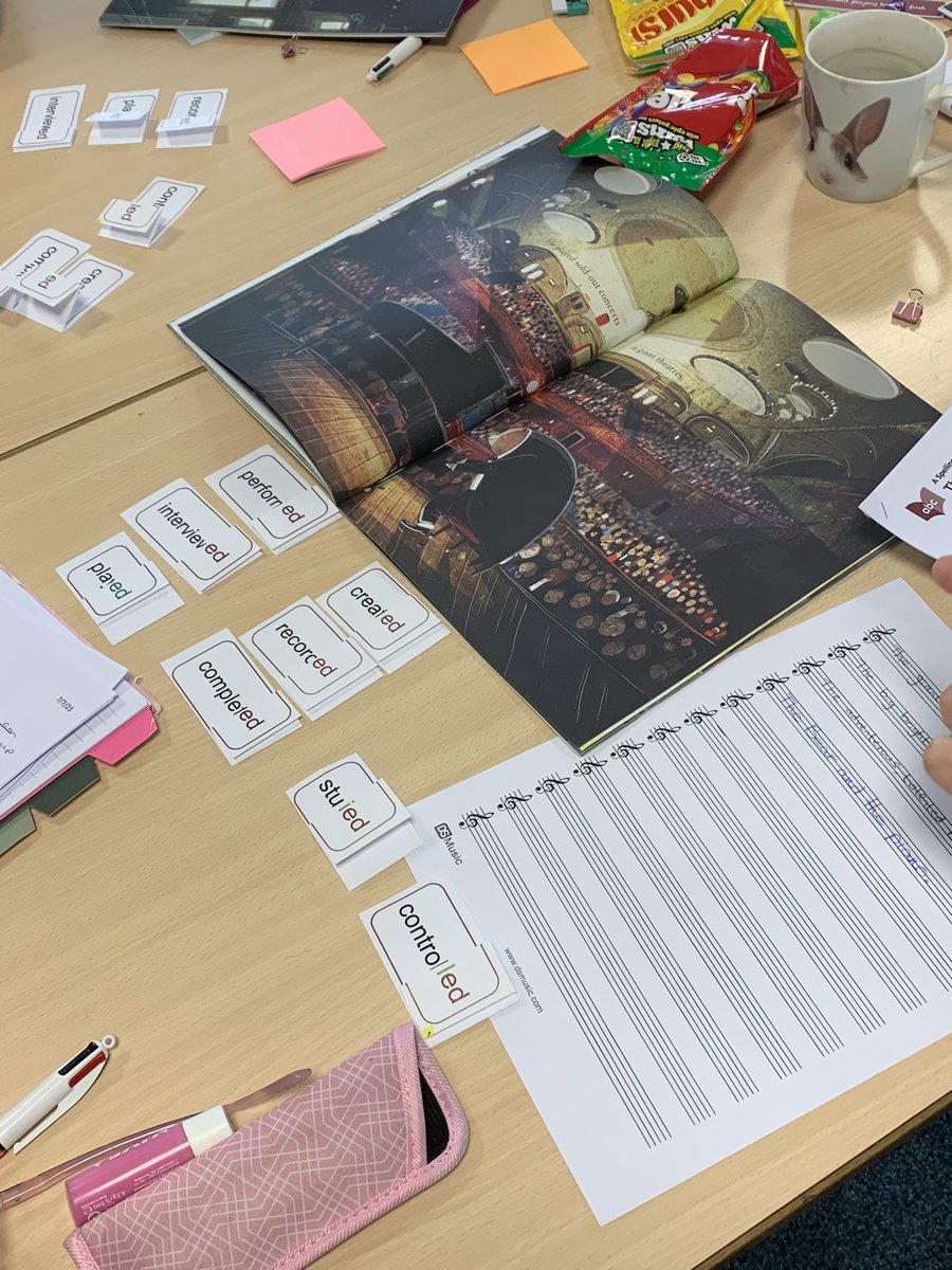 LiteracyPippa's tweet photo. Embedded spelling that becomes grammar; piano 🎹 key noun phrases and instant publishing: all in a morning’s work exploring the #TeachThroughaText approach at #Icknield infants @hertscc @theliteracytree https://t.co/aompNDcxii