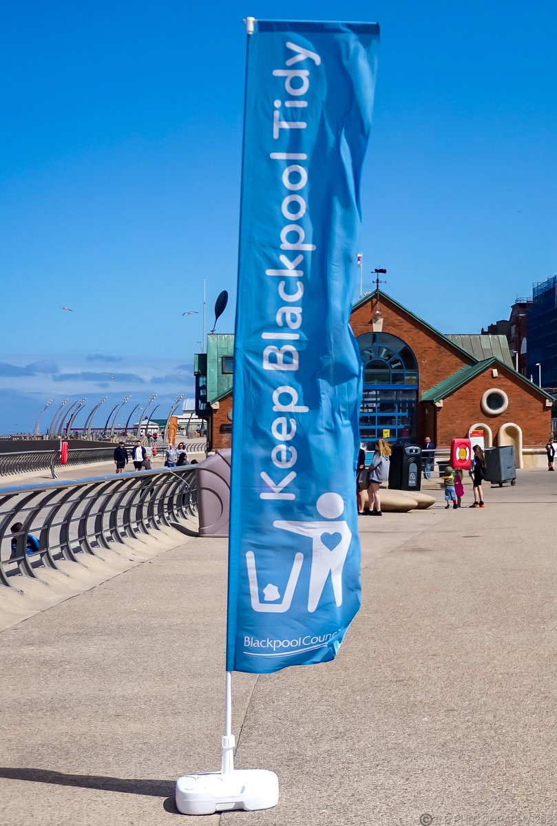 If you're coming to the switch tonight, please use the bins that have been provided by #Enveco #Blackpool #illuminations #switchon #bins #Blackpoolcouncil #keepblackpooltidy #keepbritaintidy #lovemybeach #bbcnorthwest #granadareports