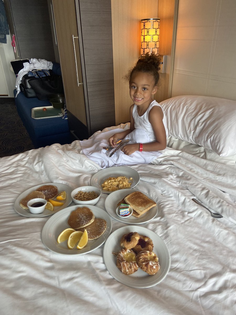 leanne_1066's tweet photo. It's all about the breakfast in bed today...🧇🍳☕️🥐🥯@RoyalCaribbean with super service...😁 https://t.co/xNoK2r2DUk
