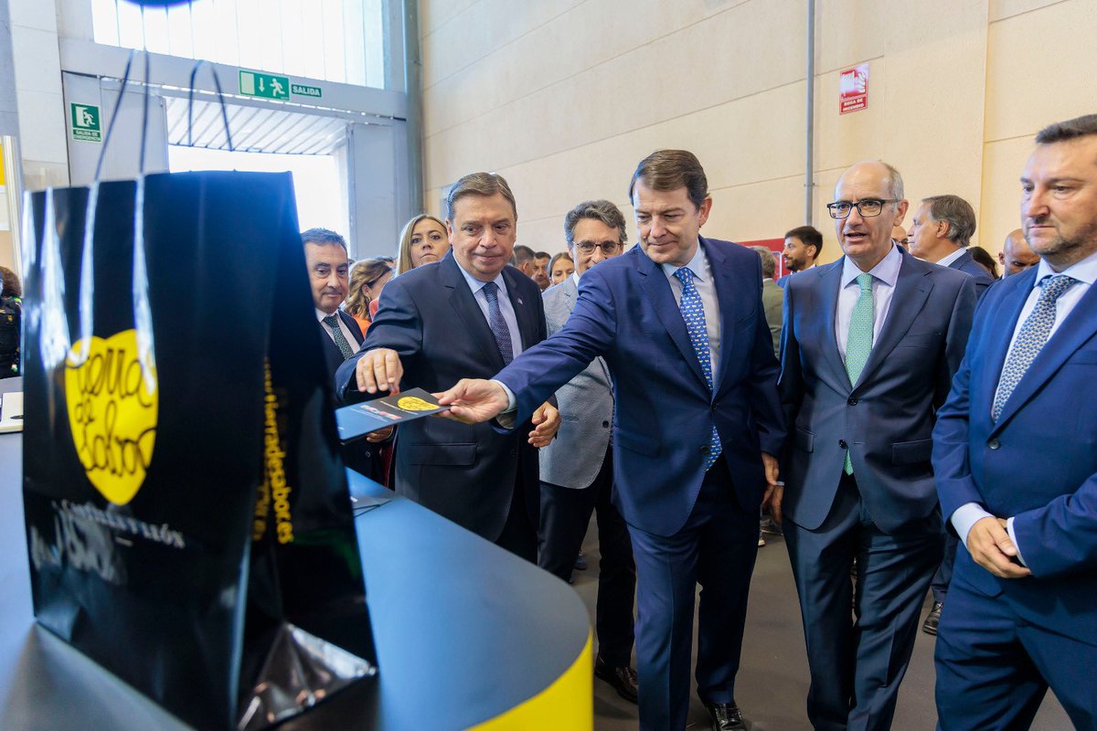 Hoy comienza #Salamaq23; una de las ferias del sector agropecuario más antiguas e importantes de España.

#Salamanca será estos días el centro de reunión de miles de representantes de todos los ámbitos de la agricultura y ganadería nacional e internacional. Bienvenidos