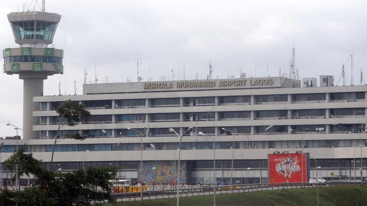 LagosTalks913's tweet image. 📌 MID DAY SHOW 
#TheDishLagos

Minister of Aviation Festus Keyamo,  yesterday, ordered the immediate relocation of all foreign airlines to  the new but deserted Chinese terminal at the Murtala Muhammed  International Airport (MMIA) in Lagos.

#Jointheconversation 
#Lagostalks