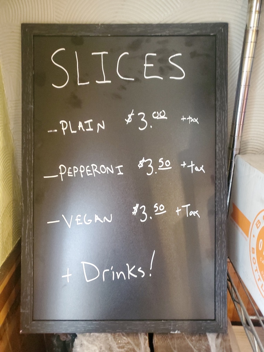 SpakBrothers's tweet photo. We’re gonna go slice mode tonight. That’s right, slices are making a comeback for the Friday art crawl. Slice pies start at 8:30 until 10:30-ish! https://t.co/ZEvBHcs4zW