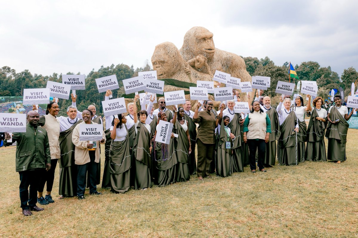 It’s a wrap! The 19th edition of #KwitaIzina🦍 ceremony was remarkable. A heartfelt thank you to all partners, distinguished guests and communities around @VolcanoesPark who came to celebrate the majestic mountain gorillas! #VisitRwanda🇷🇼