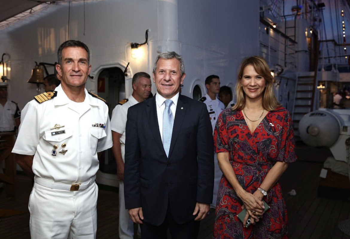 Muchísimas gracias Sra Viceministra ⁦<a href="/yilloterog/">Yill del Carmen Otero</a>⁩ por su presencia y todo el apoyo que nos ha brindado Panamá🇵🇦 durante la visita de la Fragata Libertad🇦🇷. ⁦@CancilleriaARG⁩ ⁦<a href="/CancilleriaPma/">Cancillería de Panamá</a>⁩ ⁦@SENANPanama⁩ ⁦<a href="/Armada_Arg/">Armada Argentina</a>⁩ ⁦@MindefArg⁩