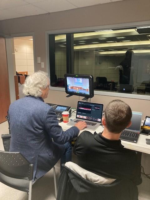 CITL_MemorialU's tweet photo. A big CITL welcome to new @MemorialU students at today’s @gradstudies orientation. Drop-by and learn about student support services from CITL, Academic Success Centre and @MUN_Writing Centre. #MediaServices are webcasting the event for virtual attendees. https://t.co/CZP7KDajdA https://t.co/NVCTsD2p0Q