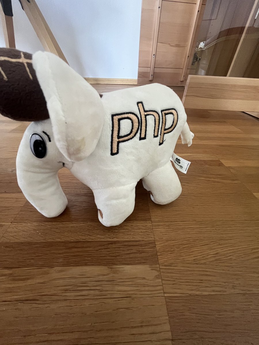 Elvis php elephant 🐘 in good condition for sale 40€ we move including shipping In Germany #php