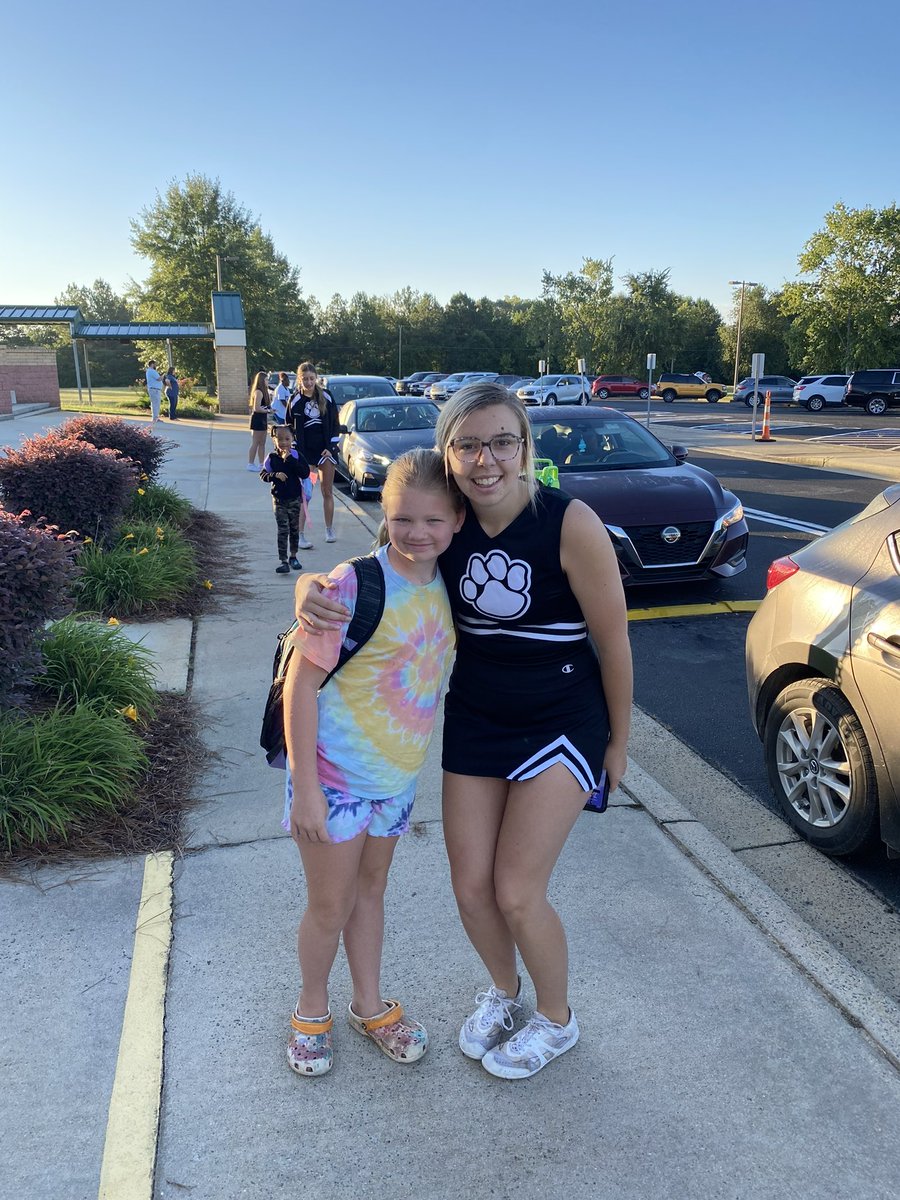 Happy Friday and GOOOOO COUGARS! 🐾 🏈 <a href="/York1YCH/">York Comprehensive High School - YCHS</a>