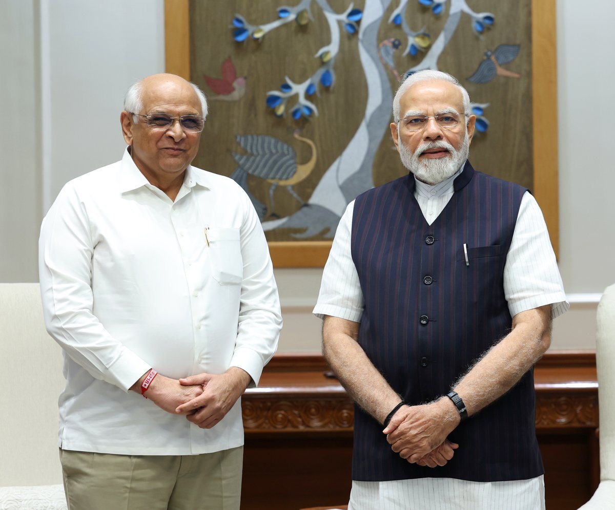 PMOIndia's tweet photo. Chief Minister of Gujarat, Shri @Bhupendrapbjp, met Prime Minister @narendramodi.

@CMOGuj https://t.co/Urm0hI5KPy