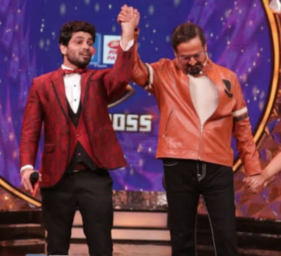 I_Am_His_Fan's tweet photo. / Tagline Reveled //

" ICONIC BBM WINNER SHIV "

✓Set your Location to India
✓Don’t use pics, emojis, videos, gifs &amp; hashtag
✓Use Meaningful words and quotes only
✓ Keep following all the Guidelines

Start Using Tagline in all your tweets and keep following all the rules. https://t.co/gdUeqdRWHP