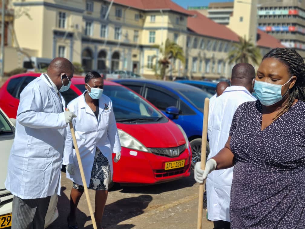 MoJLPA's tweet photo. Consiousness of sustainaibility finds life under the justice sector with MoJLPA staff extending the discourse to the environment. #KeepZimClean https://t.co/jAdRxzS1ri