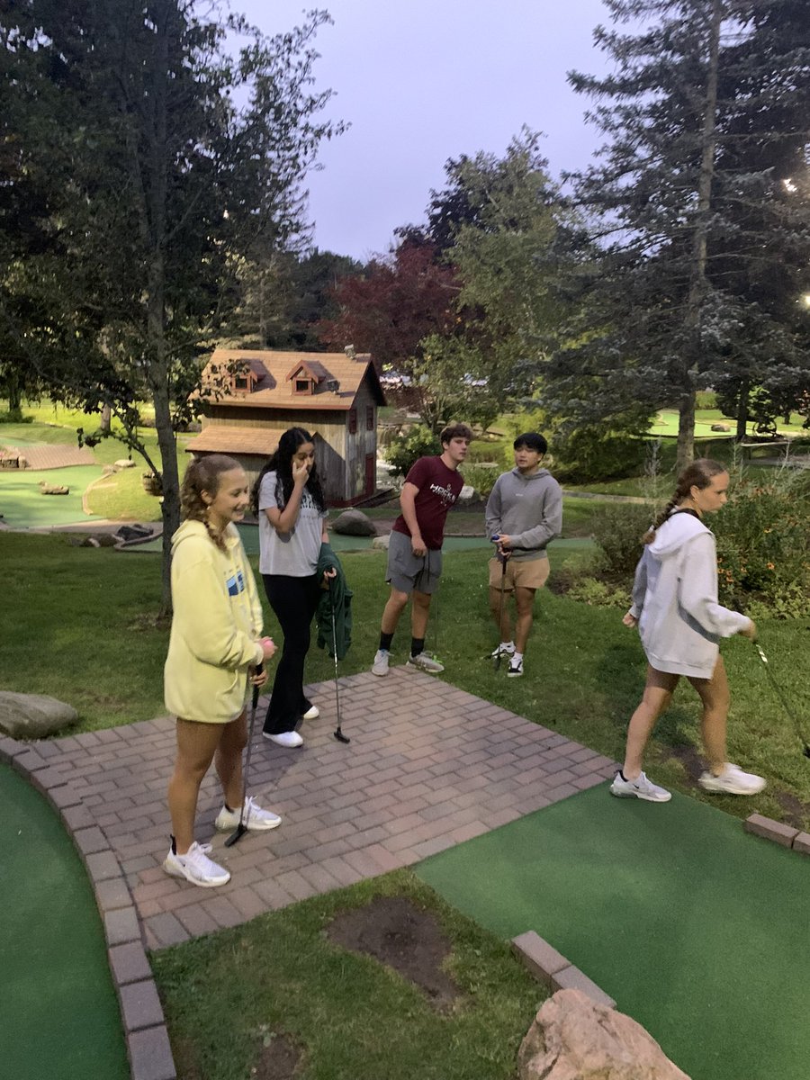 WakeYAT's tweet photo. YATL mini golf outing! https://t.co/bssXLxtKjR