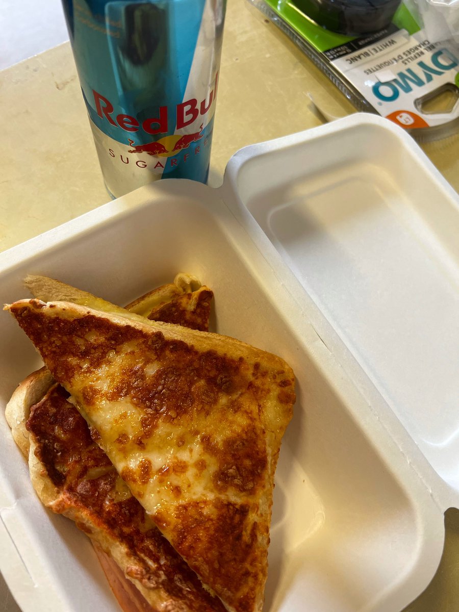 Staff lunch for unprepared ODP 🟰 £8! 
#NHS #HospitalFood #DontGetPaidEnoughToSpendEightPoubdsOnACrappyLunch