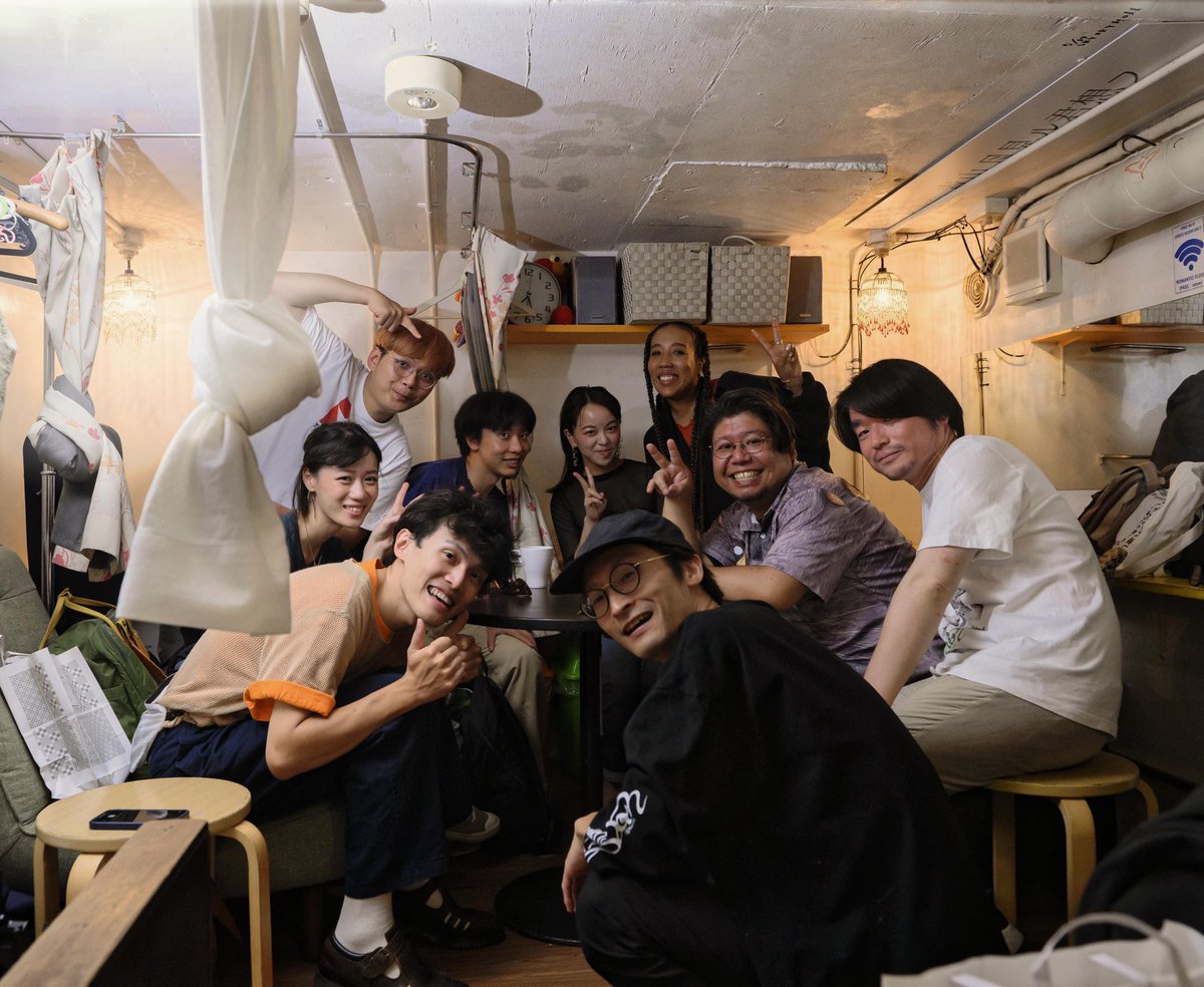 hoon_jp's tweet photo. Thank you✨🫂
Thank you✨🫂
Thank you✨🫂
ずっと話して笑ってた
来てくれた方
ありがとう楽しい夜!
I'mdifficult Japan Tour
一緒にできて嬉しかった。
次は10月!台湾で!
#imdifficult
📷 @Natsucosmo ✨ https://t.co/fqnCXTJnyc