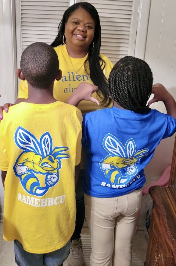 mrs_g82's tweet photo. #R1CollegeColorsDay # John P Thomas Elementary School https://t.co/EAMqmW8Is5