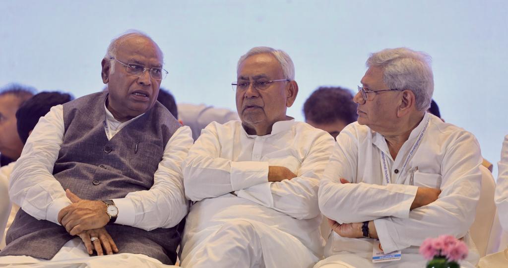 𝐒𝐚𝐮𝐫𝐚𝐛𝐡 𝐑𝐚𝐢 • सौरभ राय 🇮🇳 tweet media