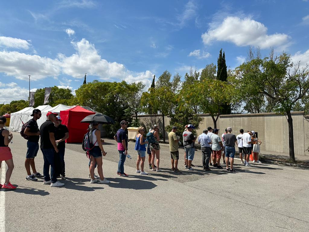 abbyisdancing's tweet photo. That feeling when you're 32 weeks pregnant, it's almost 30 degrees and there's one water refill station in no shade and the queue takes 30 minutes. And it's only Friday practice. @Circuitcat_eng @MotoGP one slow water refill station for hundreds, maybe thousands of customers? https://t.co/hQ24Wi80yI