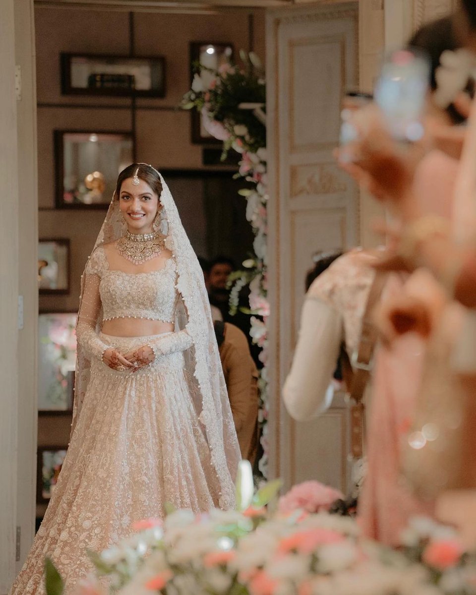 stregismumbai's tweet photo. 𝐋𝐨𝐯𝐞 𝐚𝐭 𝐅𝐢𝐫𝐬𝐭 𝐒𝐢𝐠𝐡𝐭
The moment his eyes met hers, 
a happily ever after began.

Picture Credits: Suchita A Mukerji

To weave your happily ever after connect with our wedding specialist : +91 97693 12909

#StRegisMumbai #HouseOfCelebration https://t.co/OFSOdQZEHR