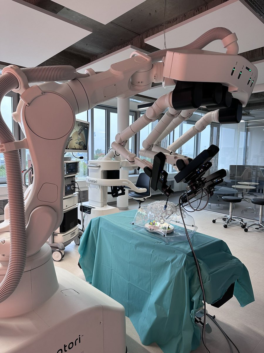 SSGisbertz's tweet image. Very enthusiastic about the test drive in the promising new surgical robot Hinotori. Fantastic new robotic system, waiting for CE-marking. #roboticsurgery #minimallyinvasivesurgery @medicaroidinc