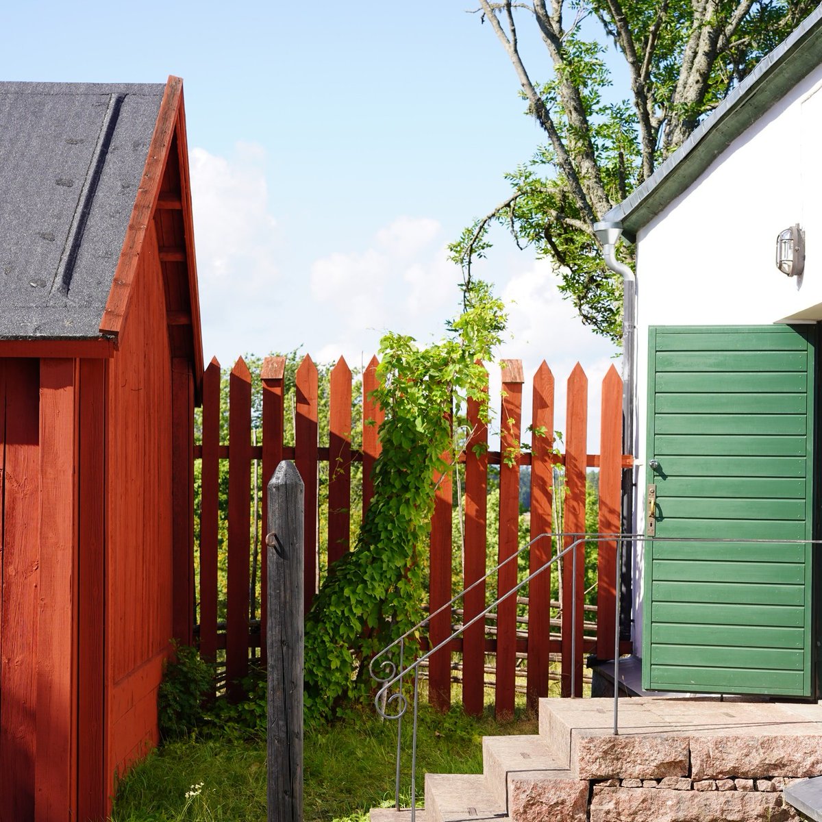 Why not spice up your garden with Osmo Elements, the outdoor wood oils inspired by nature!
From Canaletto to Budapest, we offer all Osmo Element colours and sizes mixed in-house!

#Osmo #wood #exterior #outdoors #garden #fence #stockist  #new #clitheroe #lancashire #ribblevalley