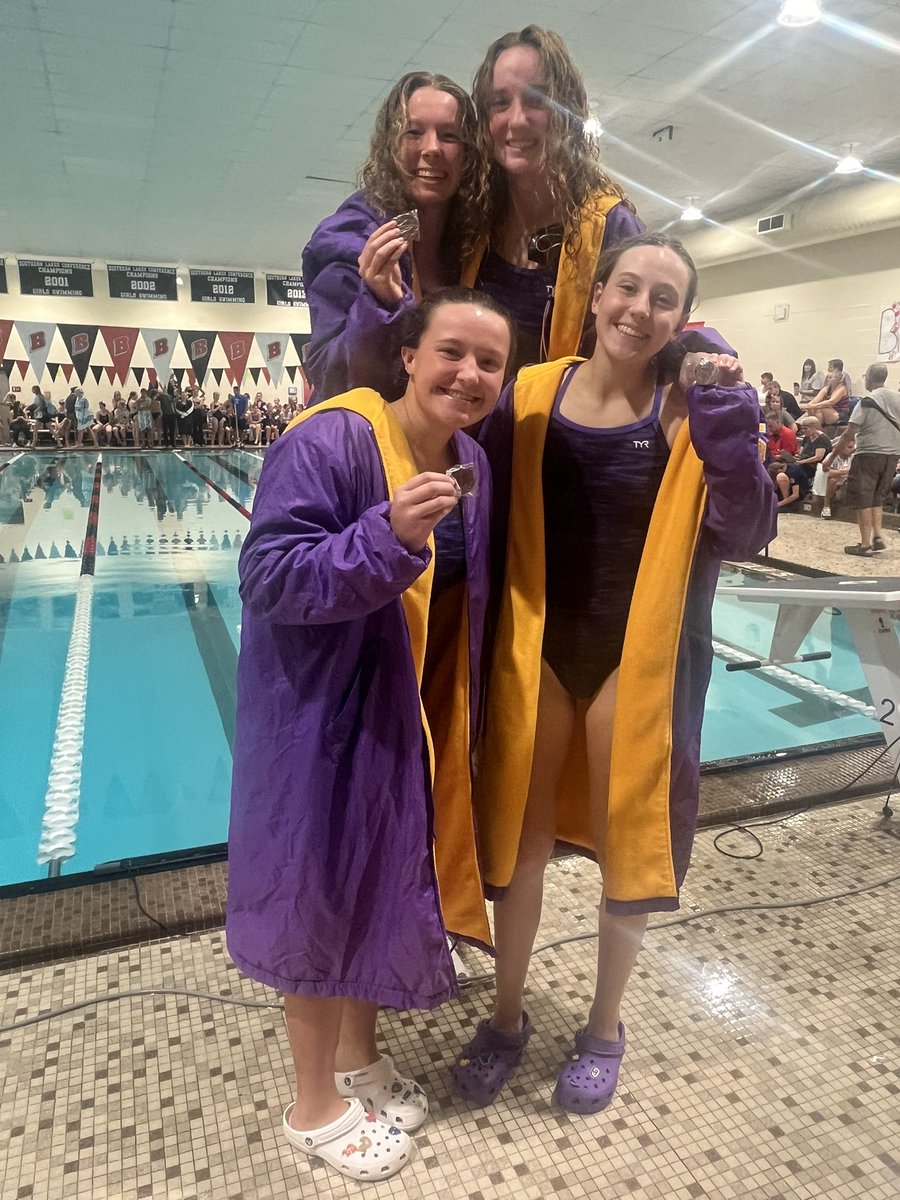 richjaeahsart's tweet image. Congratulations to the 4x100 Backstroke Relay team of Genevieve White, Molly Turk, Brenna Burkheimer and Ali Sax for finishing 3rd at the Conference Relay meet.  #eahsgo #goelks