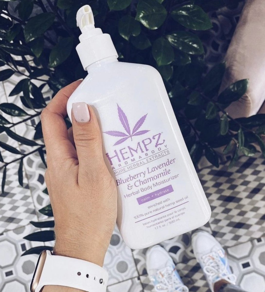 Indulge in some extra self-care this month with our luxurious Blueberry Lavender &amp; Chamomile Moisturizer! 🥰 
This calming botanical scent is perfect to use at night, both to put your mind at ease and to condition your skin. 
⁠
📷: @trava_studio