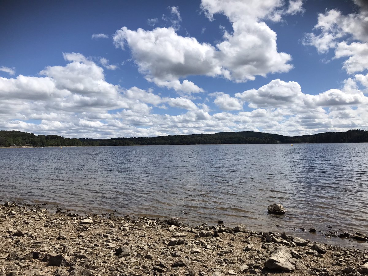 GChampalaune's tweet photo. Le #lac des #Settons, un havre de nature niché au cœur du #parc du #Morvan. Un endroit idéal pour une journée spéciale pour se ressourcer https://t.co/p40dRDB9NC