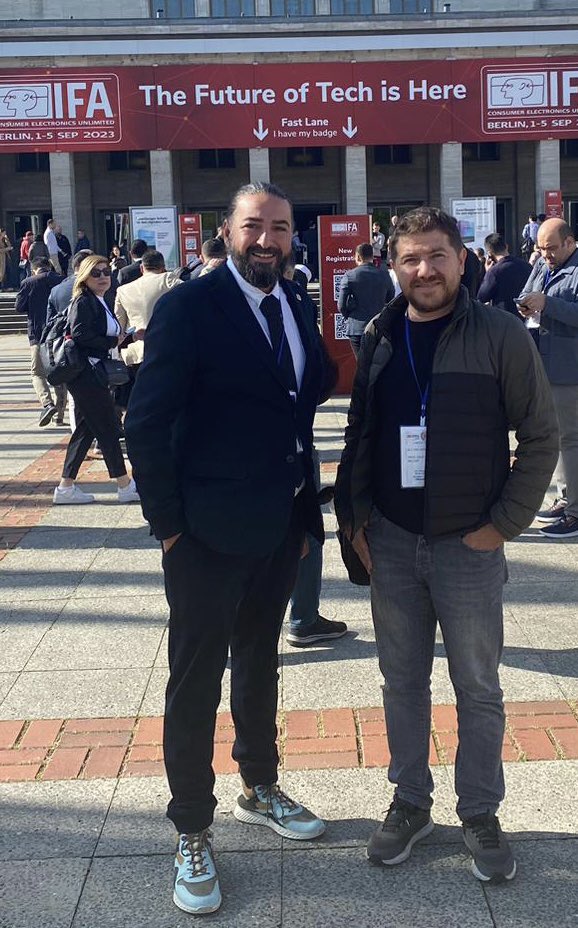 Teknolojinin geleceğini takip için #IFA2023 fuarındayız…

#Berlin 
<a href="/bombilisim/">Bom Bilisim</a> 
<a href="/uncuoglu_ali/">ALİ UNCUOĞLU</a> 
<a href="/CaliskanturkM/">MEHMET ALİ ÇALIŞKANTÜRK</a>