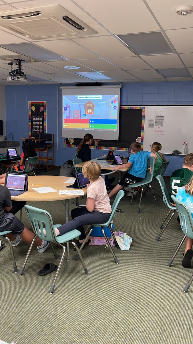 MrsPrice4thCC's tweet photo. A competitive game of Kahoot to round out the week of studying pronouns! https://t.co/7bs839IKRd