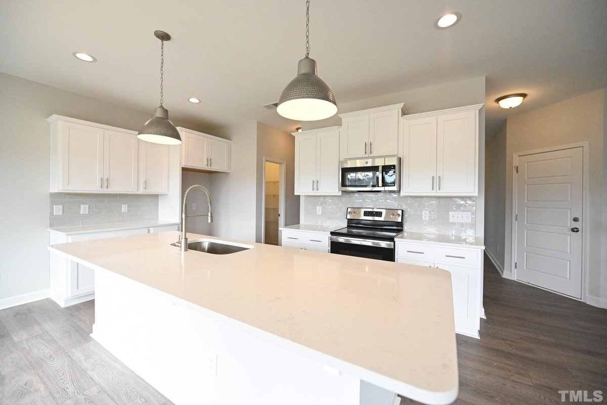 jsjbuilders's tweet image. Say hello to your dream home – The Gavin II in Langdon Ridge! With 3 bedrooms and a bonus room, it's the perfect space to grow and live comfortably. Ready to explore builder incentives? Contact us now! jsjbuildersnc.com/New-Home-For-S…

#JSJBuilders #AngierNC #LangdonRidge