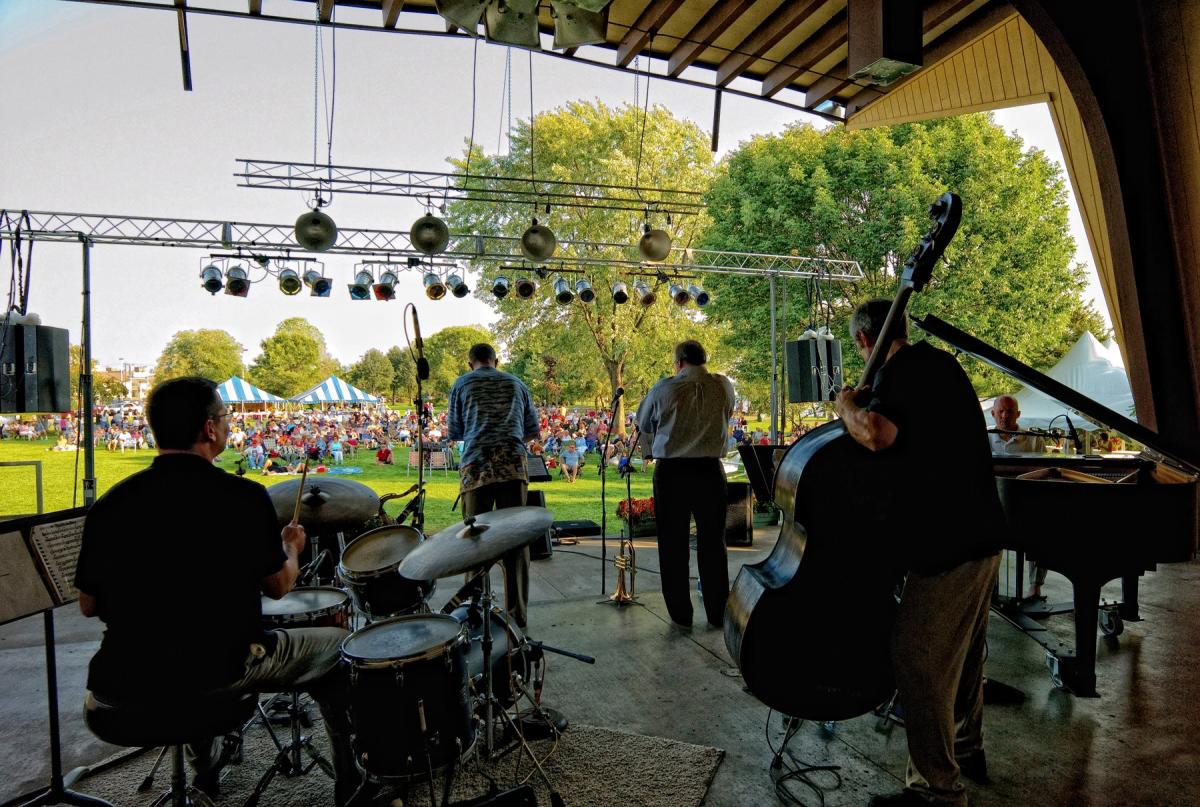 everything_dfw's tweet image. 🎵 Experience the magic of jazz at the Riverfront Jazz Festival from September 1-3 as talented musicians take the stage to captivate your hearts and lift your spirits by the riverside. 🌊

#RiverfrontJazzFest #DallasJazz #LaborDayWeekendVibes