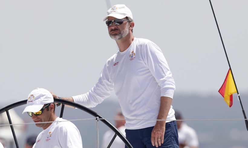 Nos vamos a gastar 1,8 millones de euros en un barco de regatas para que navegue Felipe VI. Nos mean en la cara.