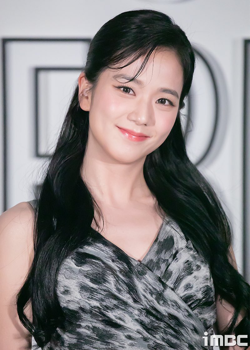 F48SJ-jbcAAD1AI?format=jpg&name=medium