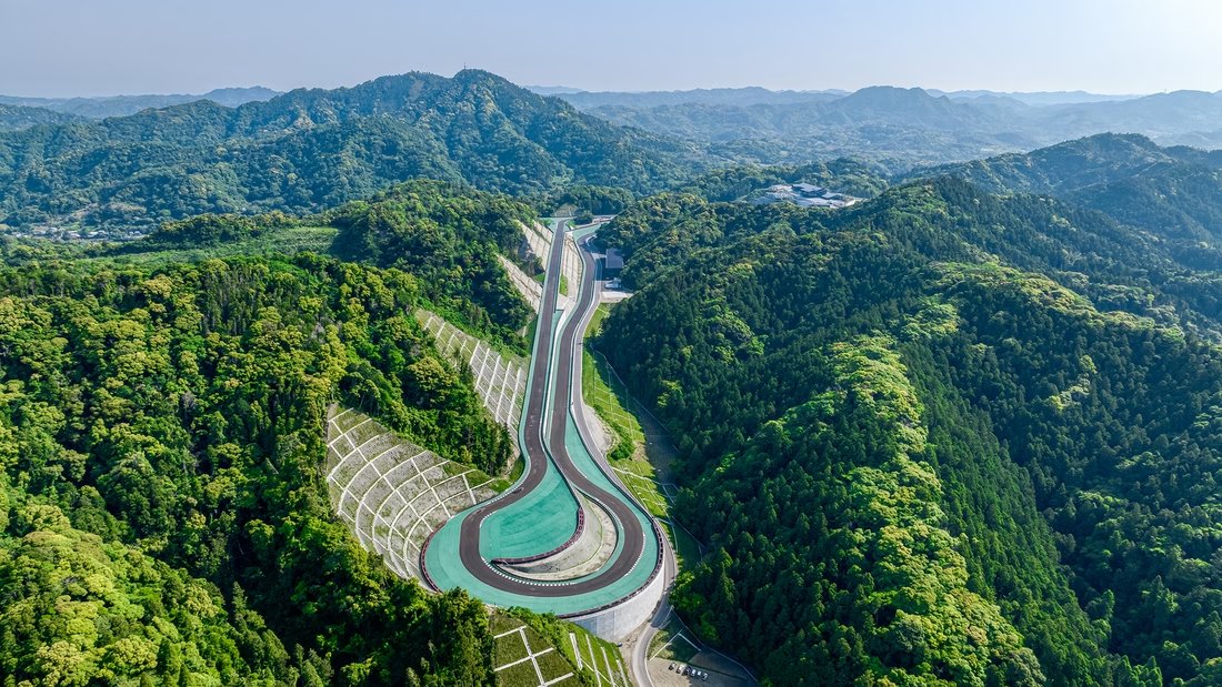 AuRupteur's tweet image. 👋 Tout plaquer et partir au Japon...

"À seulement une heure de route au sud de Tokyo, les passionnés de voitures de sport japonaises ont construit le nec plus ultra des circuits de course privés."

3,571 km, 22 courbes et un dénivelé total de 80 mètres.