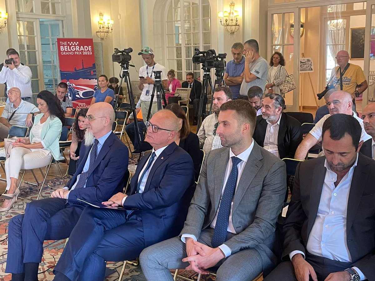 gori_luca's tweet photo. Konferencija za medije povodom Belgrade Grand Prix 2023 sa ministrom #GoranVesić. Rekonstrukcija, sa oldtajmerima 🇮🇹🇷🇸🇸🇮, trke Velike nagrade Beograda 3. septembra 1939. koju je osvojio legendarni Tacio Nuvolari. #AMSS @IICBelgrado #motorheritageconsulting #GradBeograd https://t.co/Pq0INMxVpt