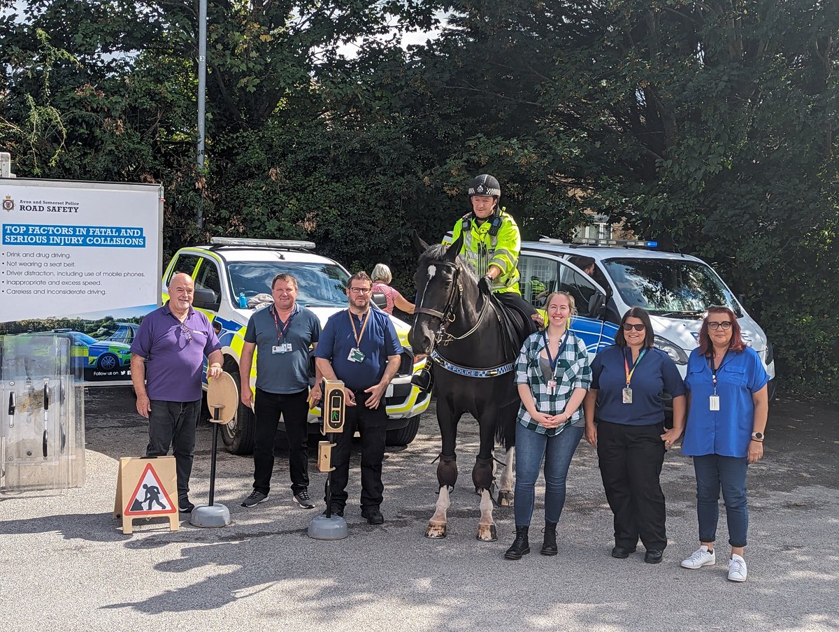 ASPoliceHorses's tweet photo. Windsor has been at Castle Batch Children's Centre in Worle today alongside colleagues from @ASPNorthSom and many other support services ๐ฎ๐ด it was a great day of community engagement in the sun and a chance to talk about how to keep children safe ๐โ๏ธ #OpTopaz #nicetoseeyou https://t.co/FxxQFzsNsx