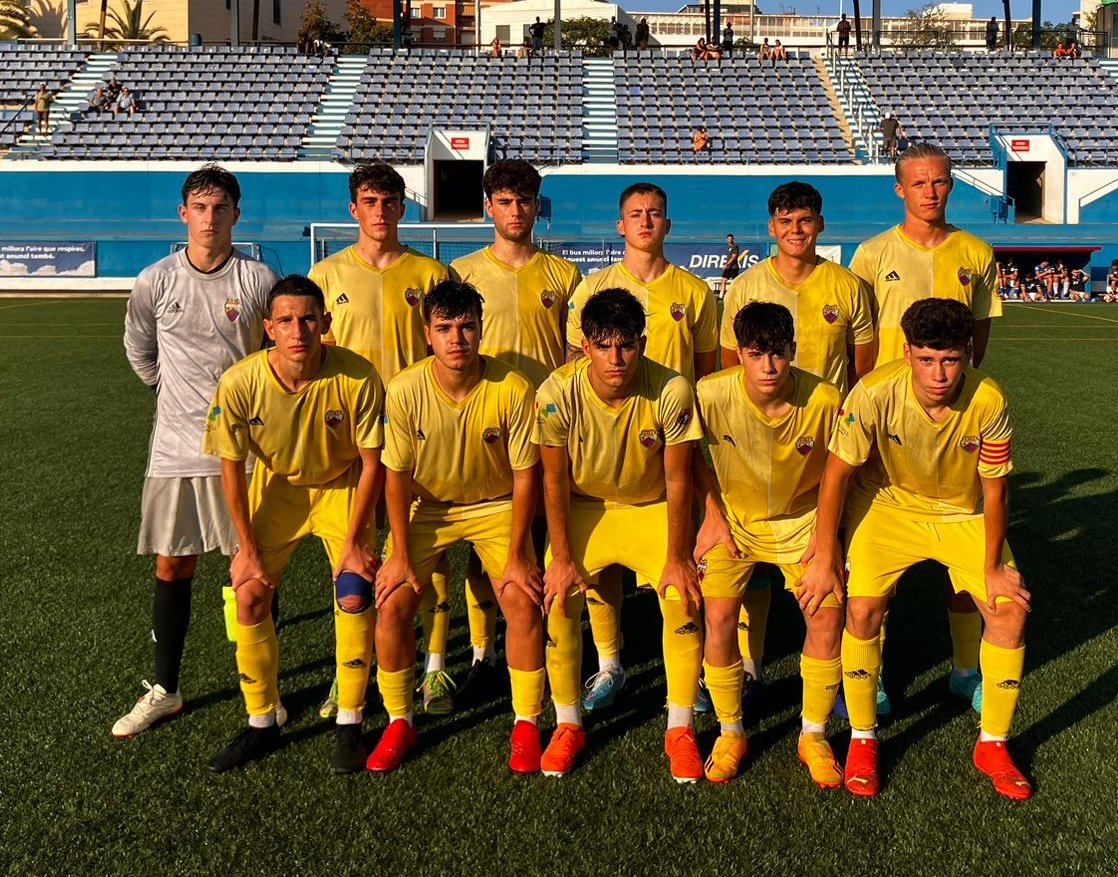 Arrenca la Divisió d'Honor Juvenil amb la presència de <a href="/FutBaseCES/">Futbol Base CES</a> i <a href="/CEMercantil/">C.E. Mercantil</a>. Qui tindrà una millor estrena abans del derbi de la setmana que ve? #dhj3

📝 radiosabadell.fm/noticia/arrenc…