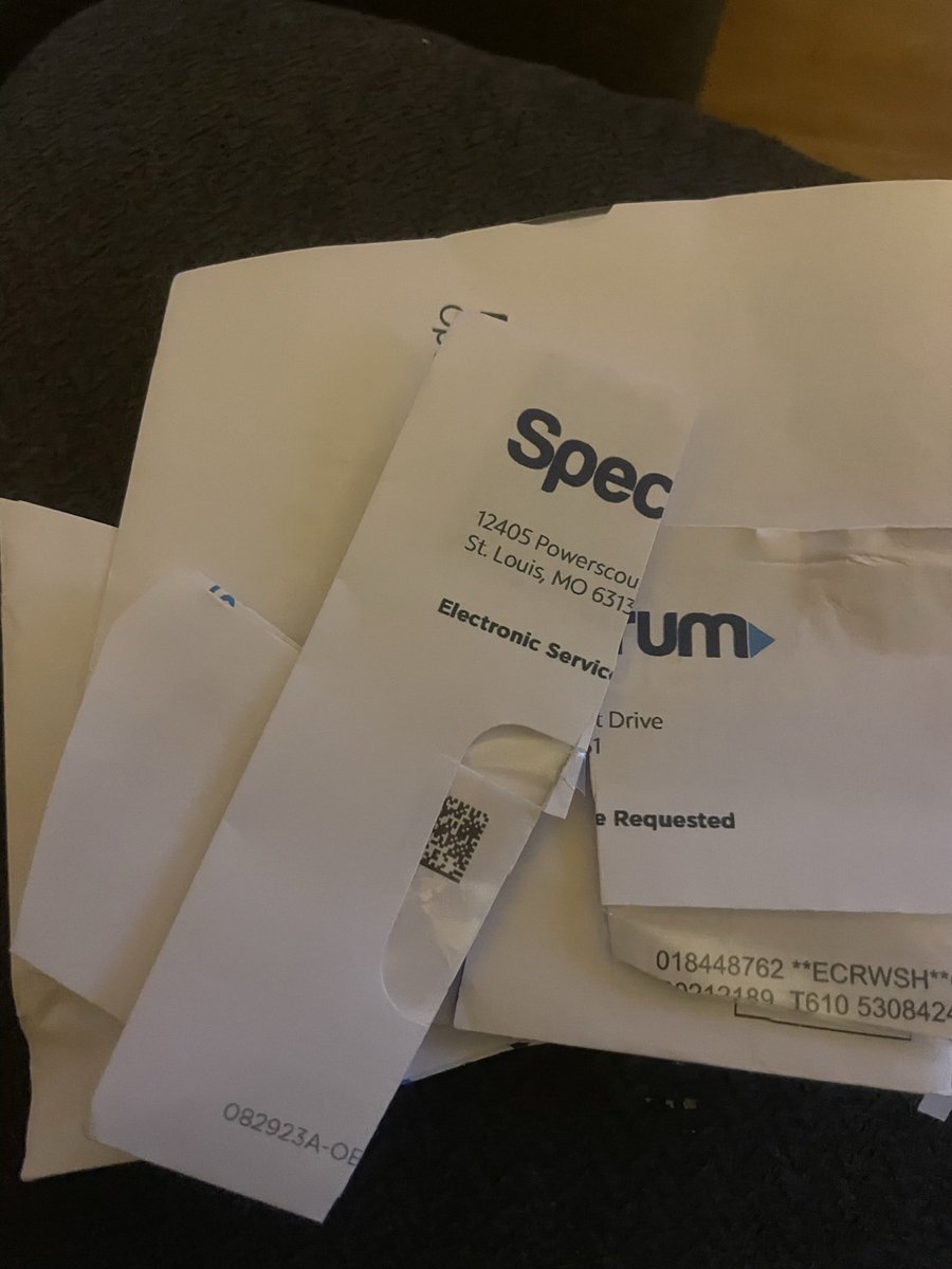 lawanda50's tweet photo. Hey Spectrum very poor timing LOL!
No way Iโm switching to you! ๐ค#NoESPN #ReadyfortheTrash https://t.co/2wKWSPt9Pw
