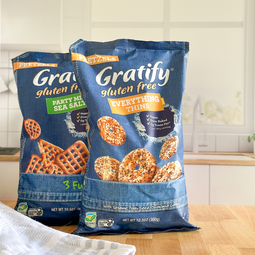DeliciouslySavv's tweet photo. 🙌I am super excited to share Gratify Gluten Free Snacks🥨 with you all and for good reason! AD If you’re like myself & looking to improve your health and lose some weight all while enjoying increased energy ~ cut back on that gluten! @gratifyfoods provides the most delicious of Gluten Free #guiltlesssnacking options with their delicious line of Pretzels🥨🥨🥨 that are #GlutenFree (GFCO Certified), Vegan and Non GMO! They make the perfect snack for the entire family and you won’t believe that they’re Gluten Free! They’re that delicious!

👏I absolutely LOVE all of the varieties that Gratify provides and my all time favorite is their Everything Thins! They taste just like an everything bagel🥯 and are perfection for dipping! You can find them at @StopandShop!

#SocialSpotters #GratifyYourSenses